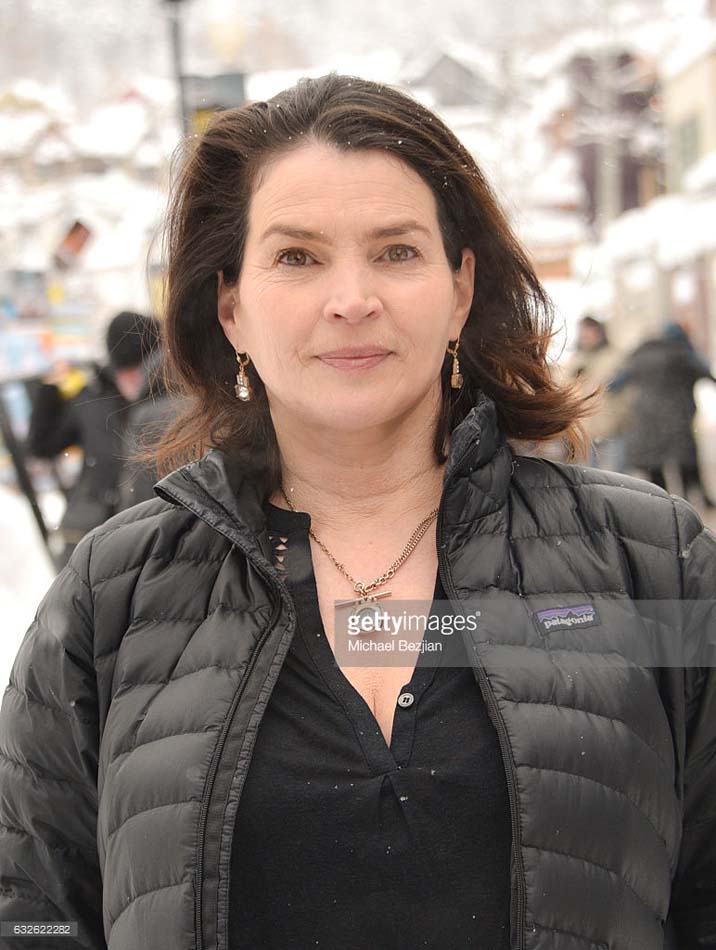 Actresse Julia Ormond Body Measurements