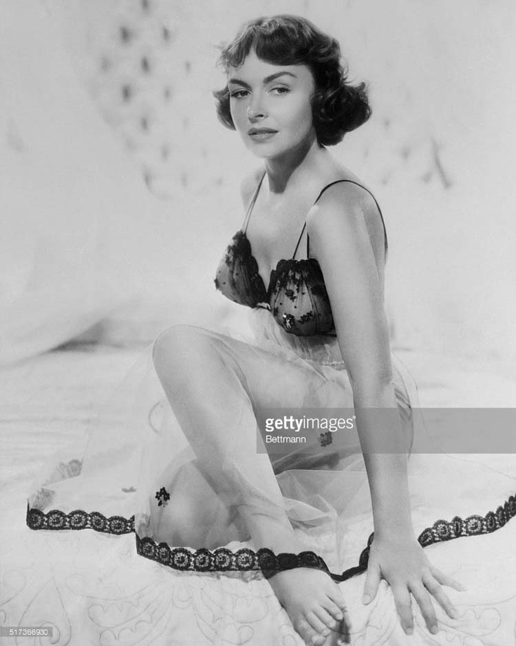 Donna Reed Height.