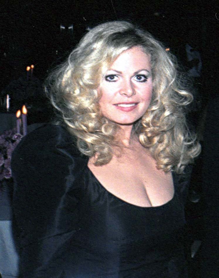 Sally struthers boobs